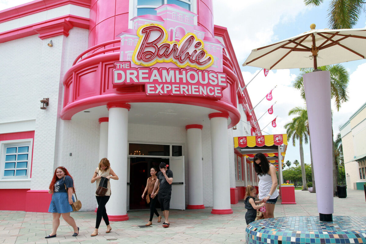 Barbie dreamhouse sales experience 2018