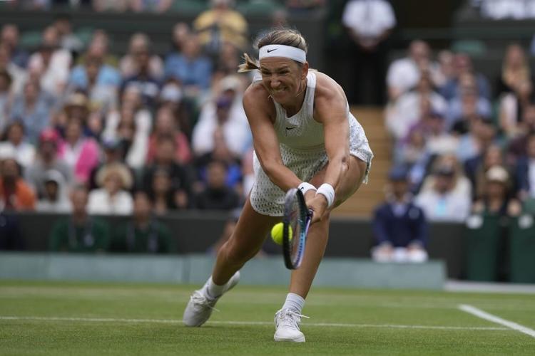 Iga Swiatek finally reaches the Wimbledon quarterfinals. Novak Djokovic