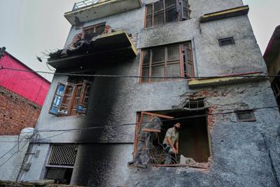 Indian and Pakistan troops swap intense artillery fire overnight