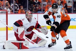 Hurricanes beat the Flyers 4-1 in Game 3, take a 3-0 series lead