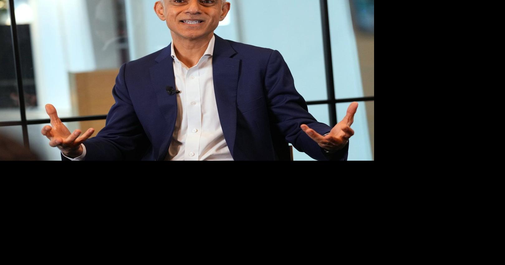 UK police investigate after officers left guns outside mayor’s home