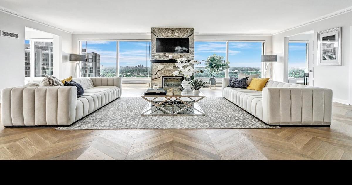 Penthouse with panoramic views is steps to Lake Ontario