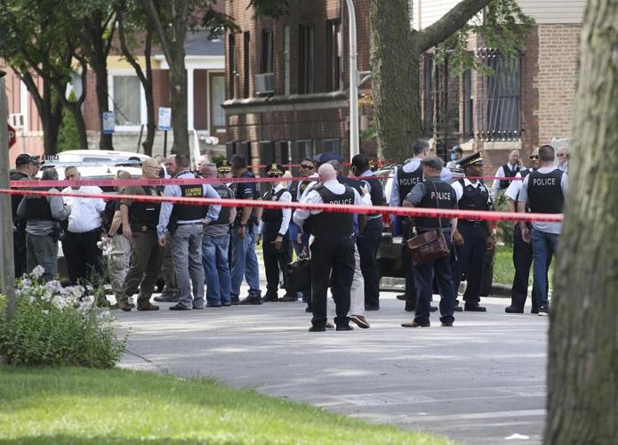 Chicago police fatally shoot man while trying to arrest him