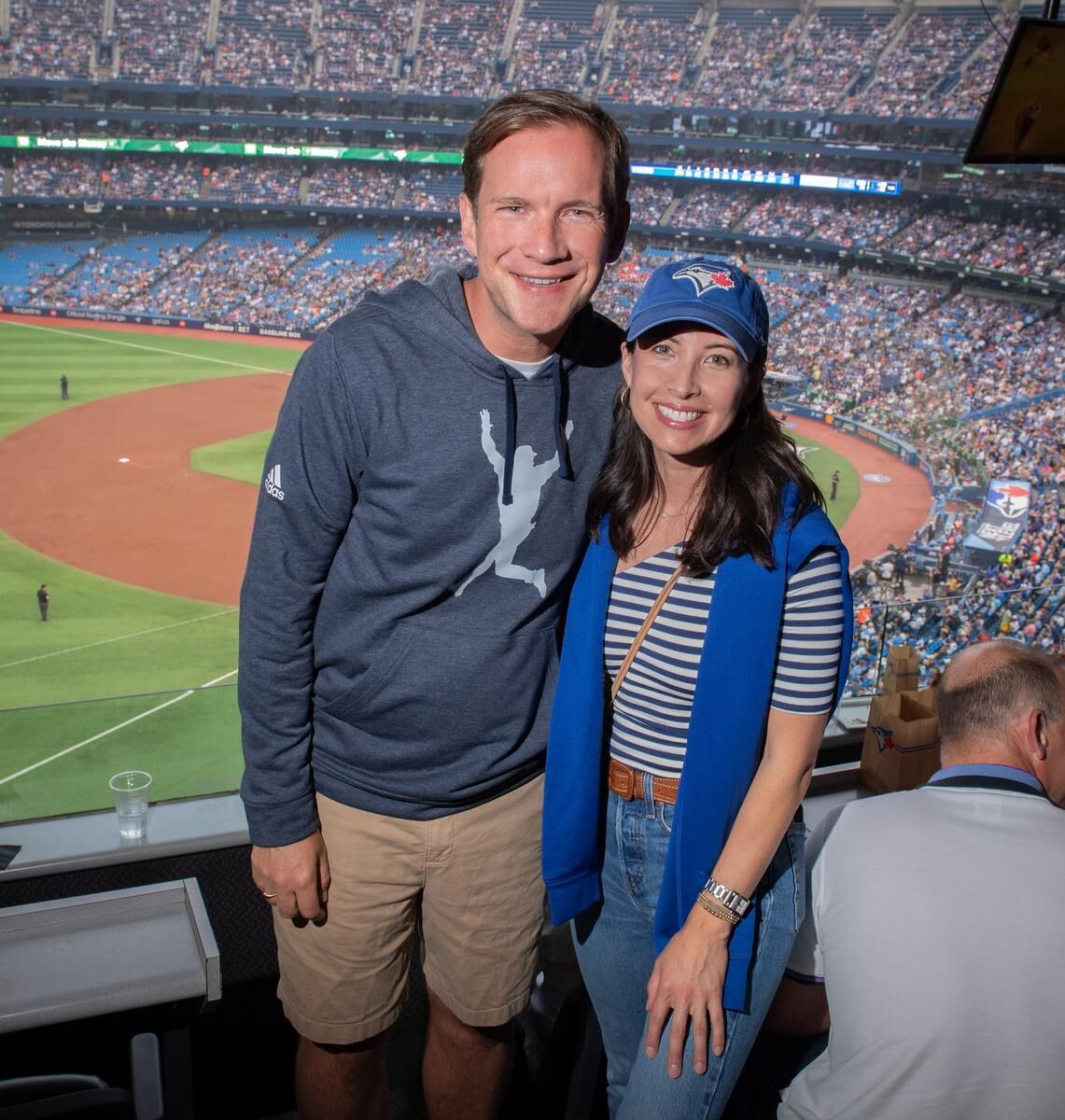 Blue Jays legend Joe Carter hosts golf tournament reception