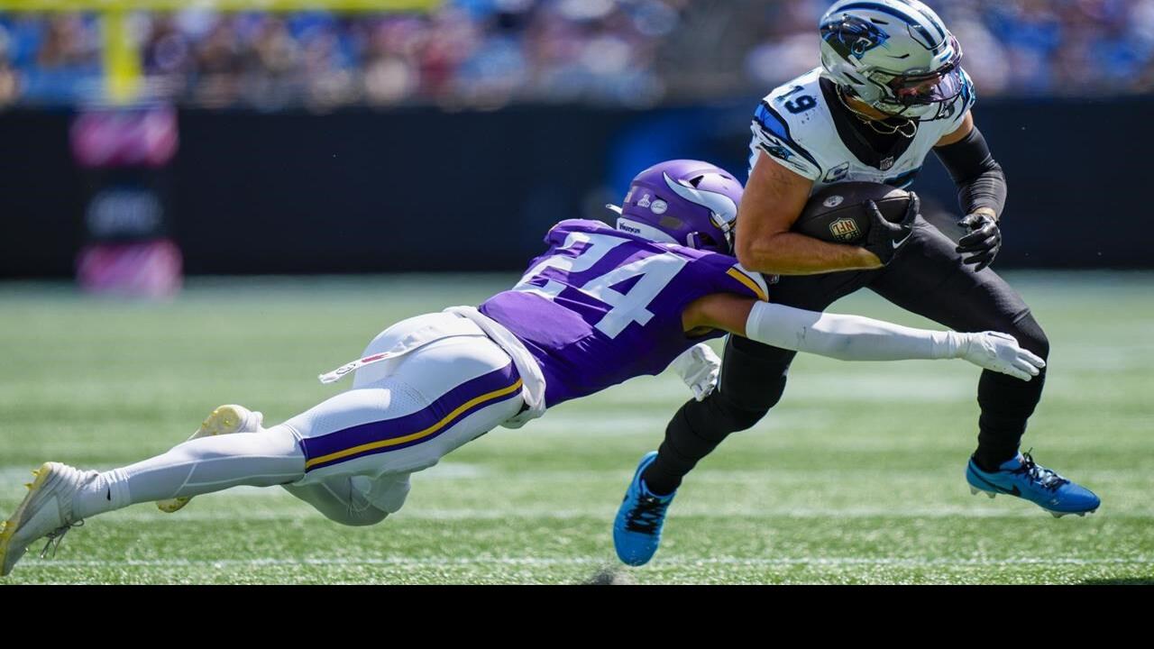 Shaq Thompson Teaching Young Players About Football, Life