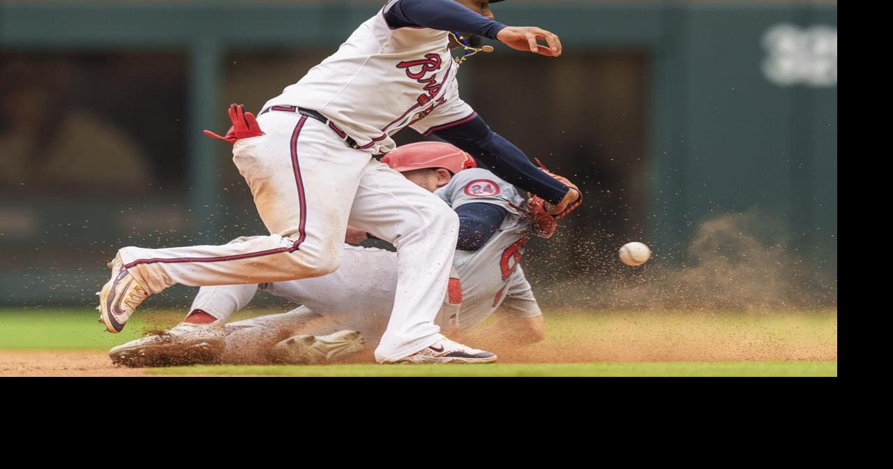 Braves 2B Ozzie Albies expected to miss about 8 weeks with broken wrist