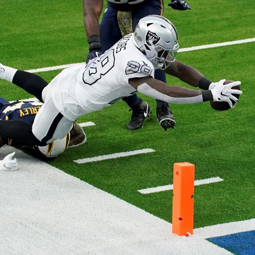 No catch: Raiders outlast Chargers after replay review