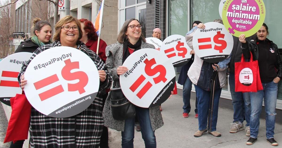 Why hasn’t the gender wage gap changed in a decade?