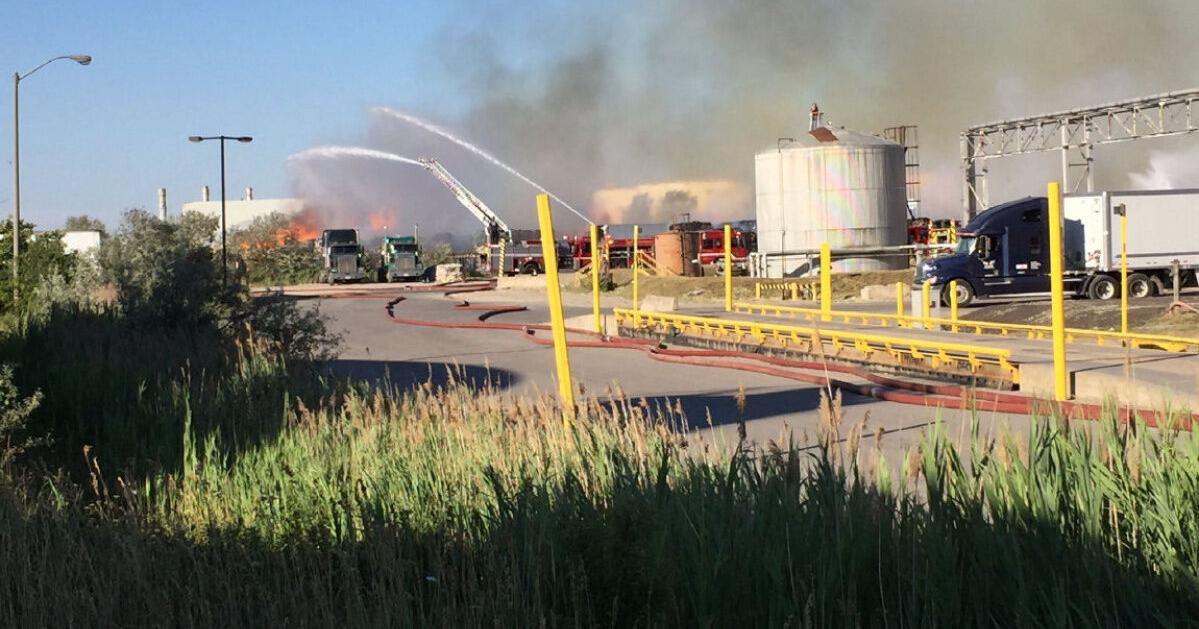 Firefighters battle blaze at Mississauga paper factory