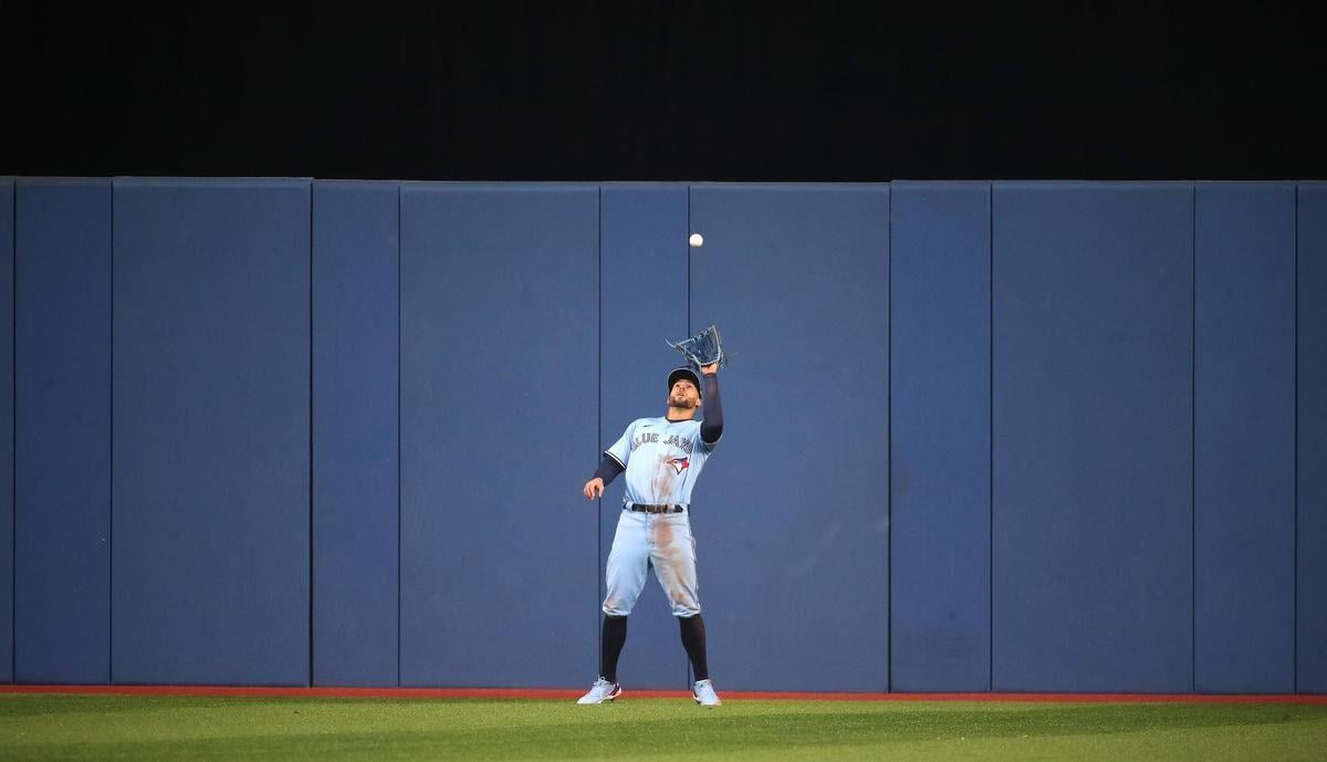 Blue Jays fan with stutter shares special moment with Springer