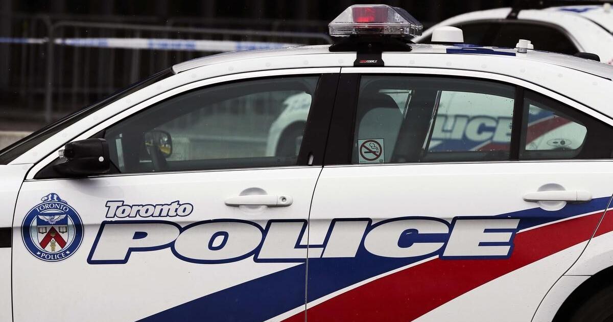 Man dies after being found in car with gunshot wounds in Etobicoke
