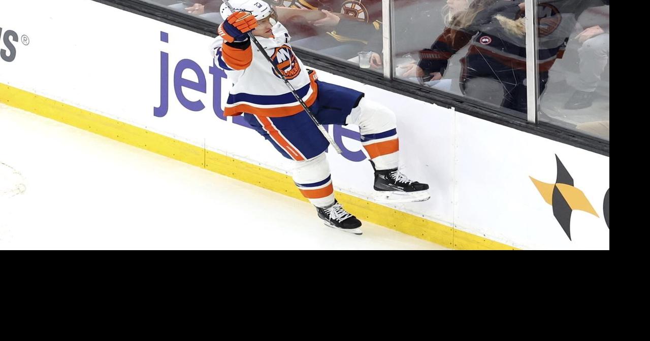 Bo Horvat scores his 2nd goal of the game in OT, lifts Islanders past Bruins 5-4