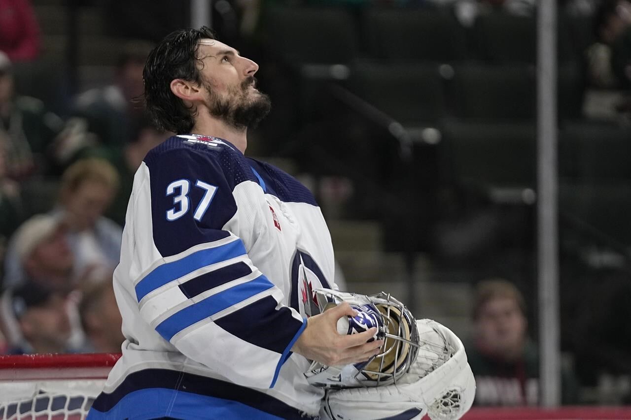 Jets Clinch Playoff Spot With Feisty 3-1 Win Over Wild