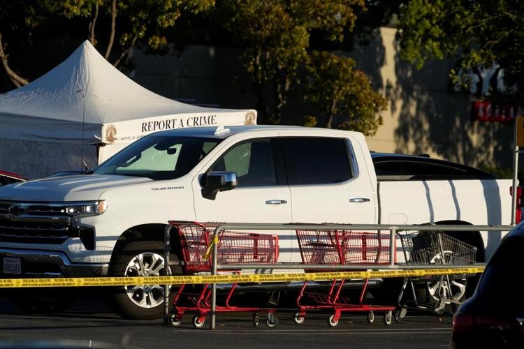 LA police: 1 dead, 3 wounded in shooting at shopping center