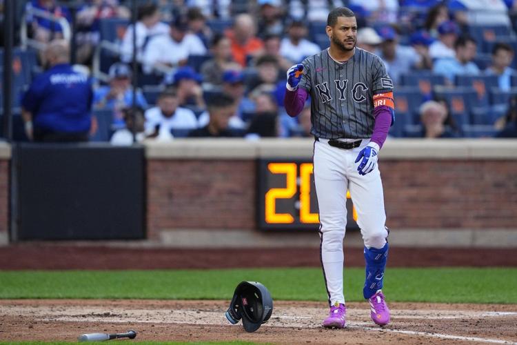 Mets drop 8th straight game and lose grip on NL playoff berth