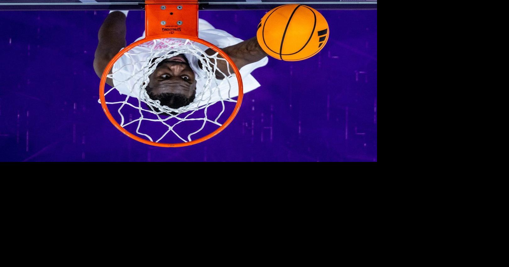 Stirtz scores 22 as Iowa beats Washington 84-74, extends win streak to 5 games