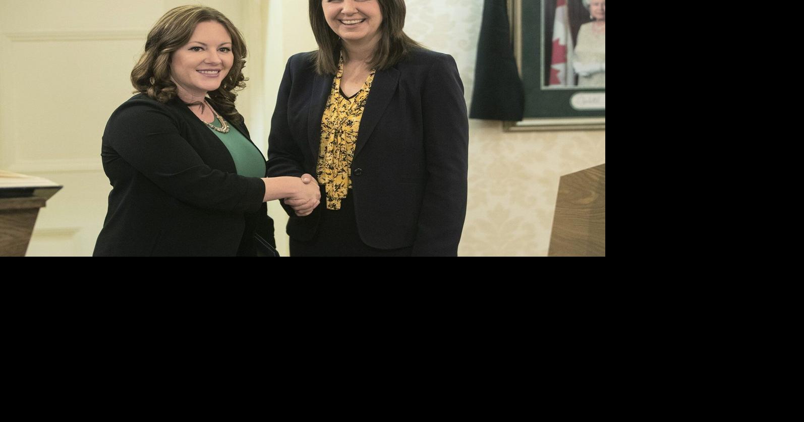 Alberta Environment Minister Rebecca Schulz quits cabinet, to leave soon as MLA