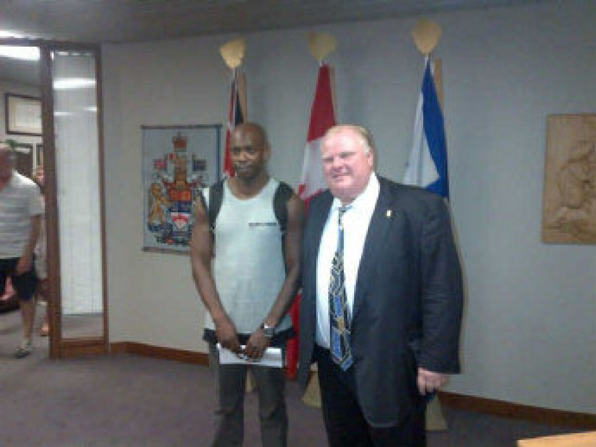 Dave Chappelle takes quest for a smoke to Mayor Rob Ford's office