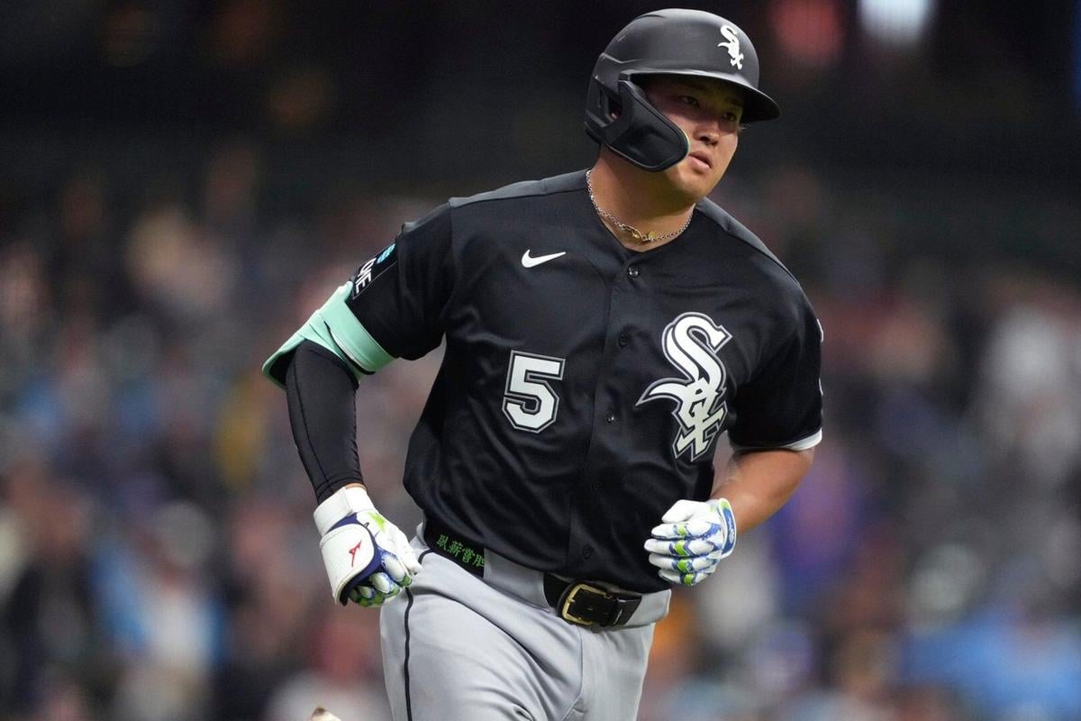 Murakami caps his MLB debut with a homer in White Sox's 14-2 loss to Brewers