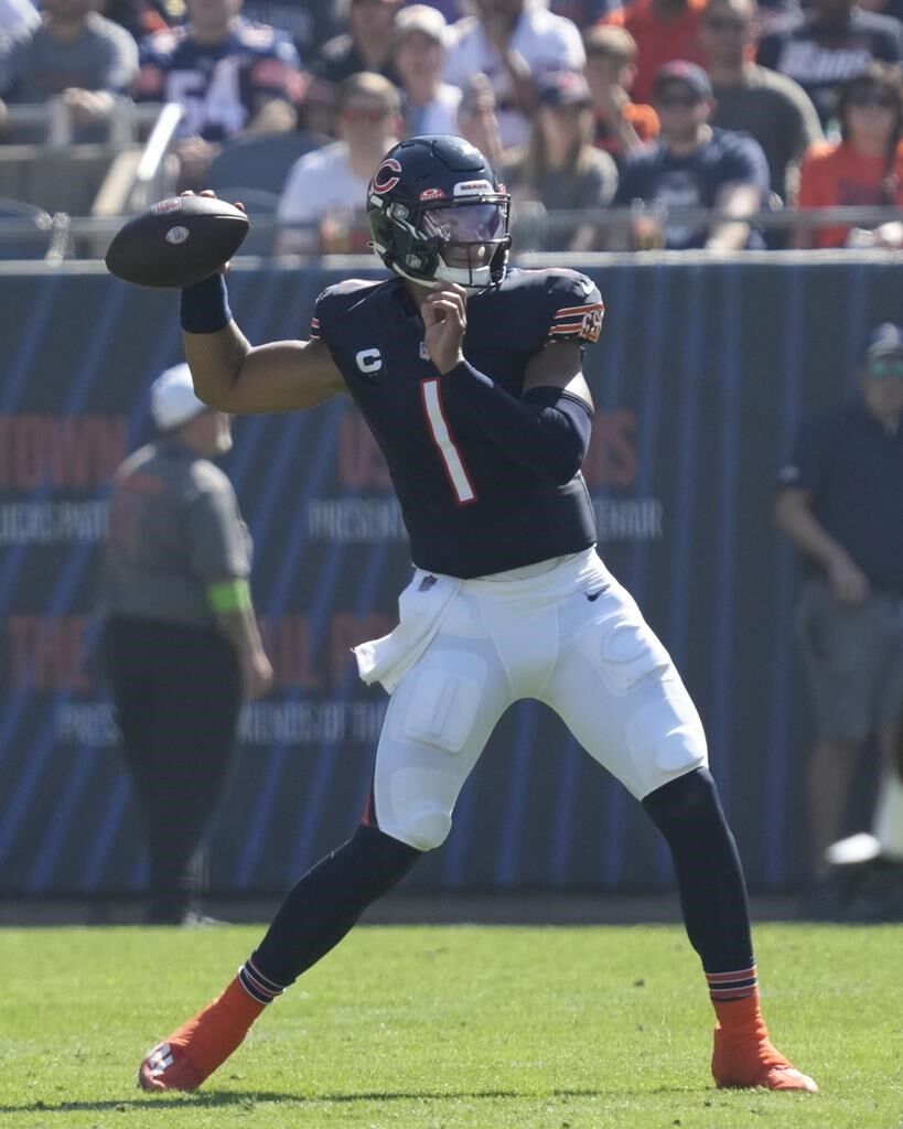 Russell Wilson throws 3 TDs, Broncos rally from 21 down to top Bears 31-28  – WWLP