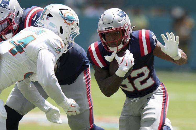After 6 quarters, the Dolphins get their 1st stop of the season. The Patriots took a knee for it
