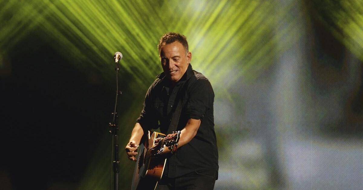 Remembering his friends, Bruce Springsteen pens ‘Letter to You’