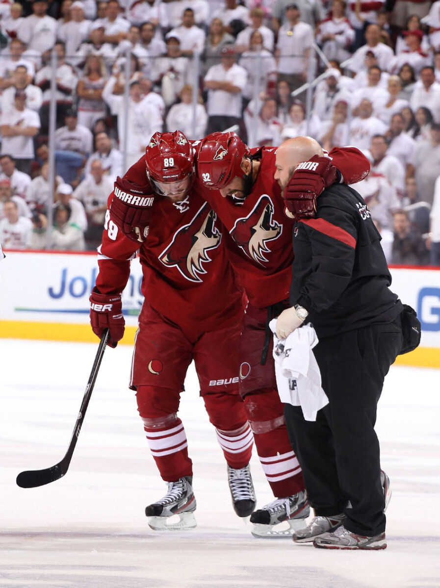 Shane Doan is a really good clapper…and he'd like to beat up Mike