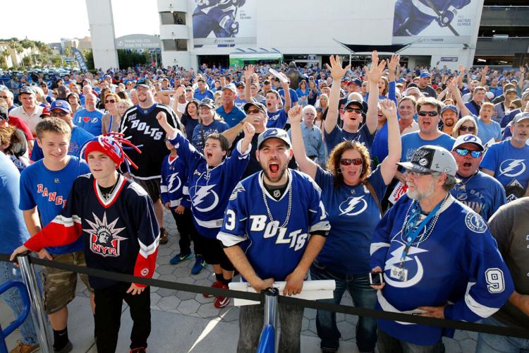 Bolts fans wake up early to snag new Stanley Cup Champion gear 