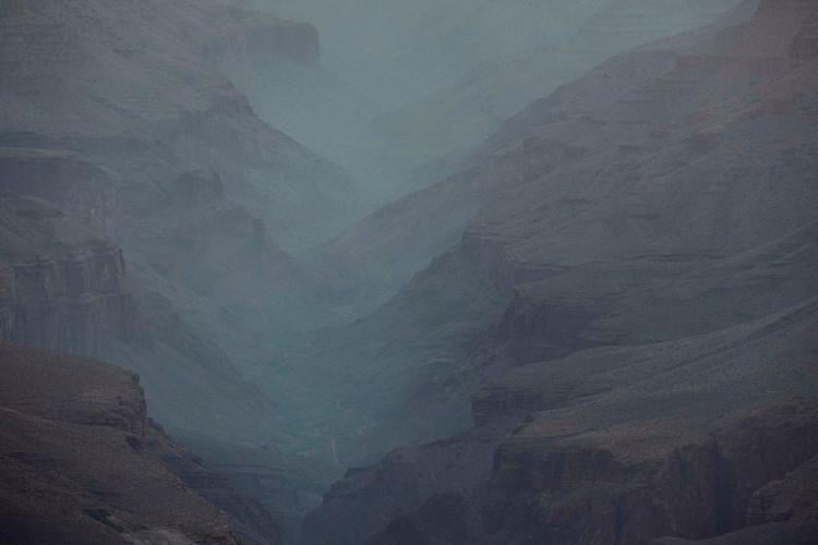 Fire crews along Grand Canyon are trying to save cabins after loss of historic lodge