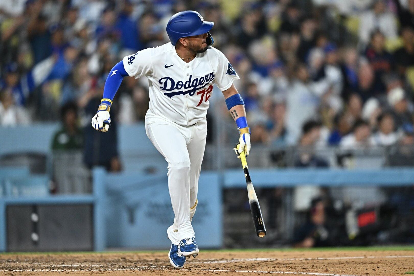 Miguel Rojas' pinch-hit home run in the 7th lifts the Dodgers to a 4-3