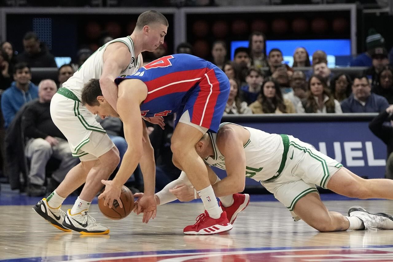 Jayson Tatum Scores 34, Celtics Cruise Past Pistons 111-99