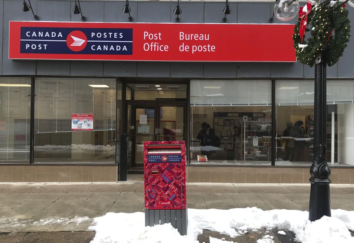 Why Canada Post should offer banking services