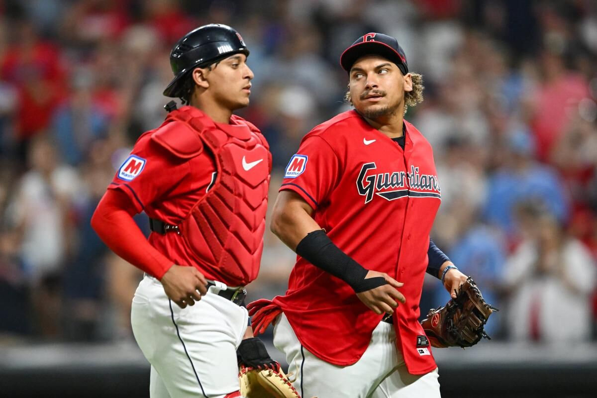 Josh and Bo Naylor bring brotherly glove to the Guardians