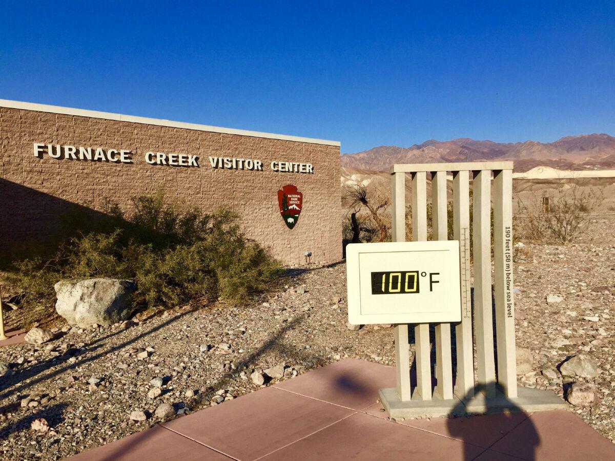 furnace_creek_sign
