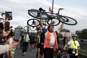 Thousands welcome cycling students in Kragujevac ahead of Serbia’s Oct. 25 election