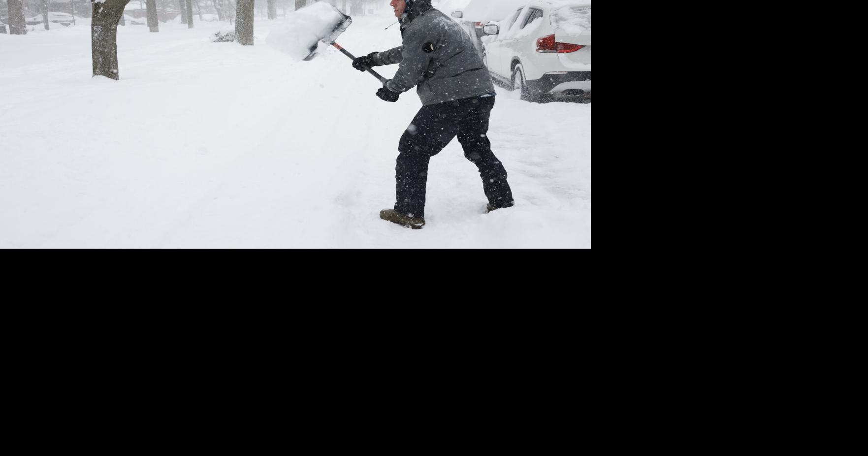 Environment Canada warns that roads and walkways could become “very difficult to navigate” as the next in a series of winter storms hits Toronto. It will feel like -25 with the wind chill on Sunday morning.