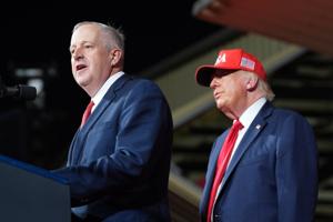Trump pushes his $5,000 'dividend' pledge if GOP wins midterms. Republican candidates, not as much