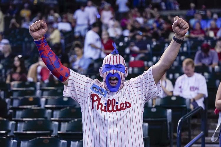 Did Phillies fans cheer so loud they shook the earth? 