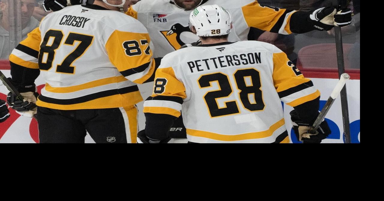 Rust scores hat trick, Penguins strike six times in third to win 9-2 over Canadiens