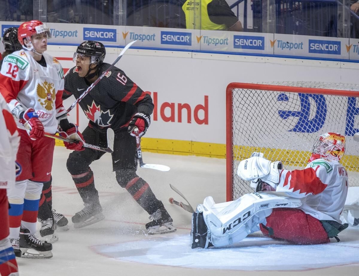 TV mix-up has Russian fans celebrating despite losing world junior gold-medal game to Canada