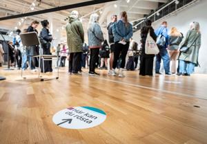 Swedish voters go to polls to choose a new parliament as hard right bids for role in government