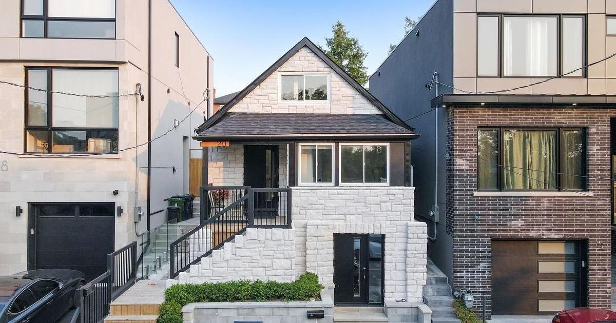 这个位于多伦多的分层住宅，上层空间有限，售价79.9万加元。