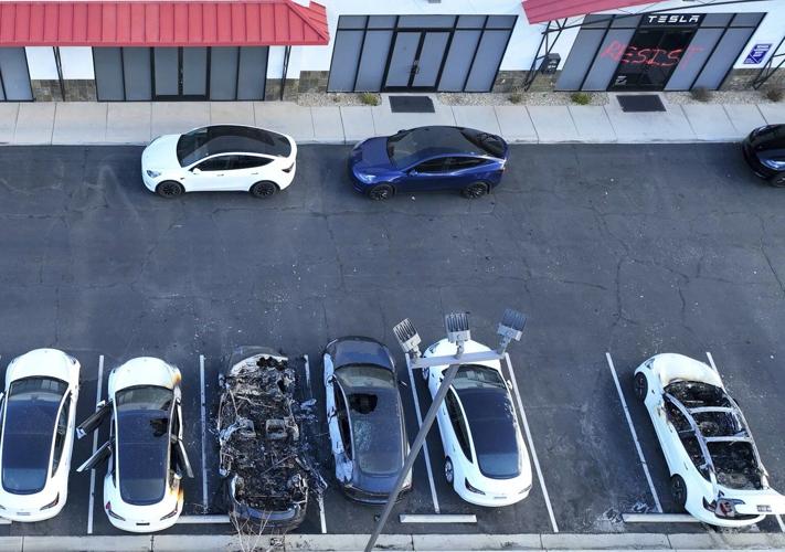 Man suspected of setting fire to Tesla vehicles in Las Vegas arrested ...