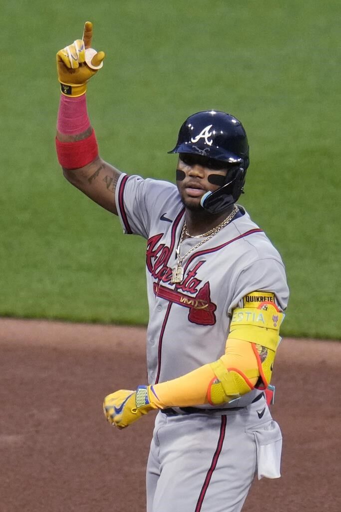 Acuña has 3 hits, Harris scores the winning run on a close call at