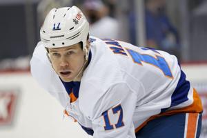 Matt Martin retires, leaving the NHL with just a few visor-less players