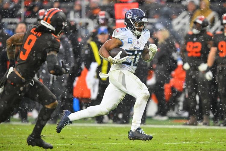 Fantasy plays: Players to start and sit for NFL Week 15