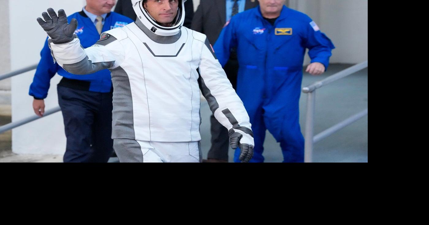 Canadian astronaut reaches International Space Station for six-month mission - Toronto Star