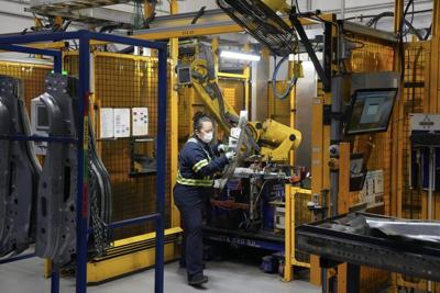 Canadian automotive executives call for greater ambition amid Trump threats