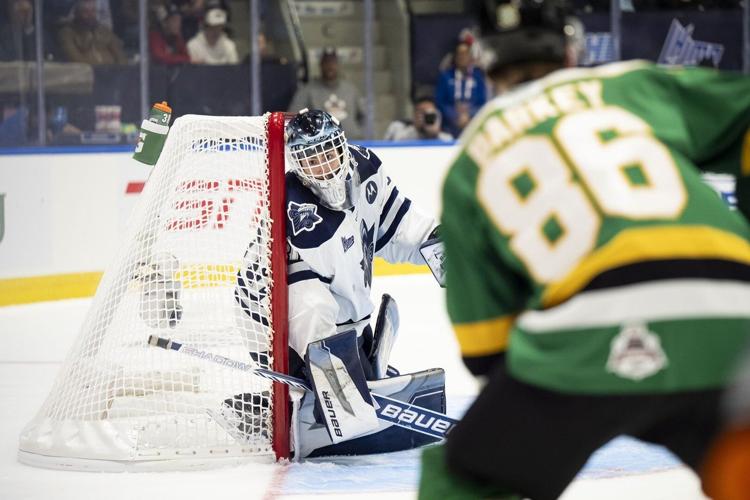 Julien's late goal lifts unbeaten Knights past winless Oceanic at Memorial Cup