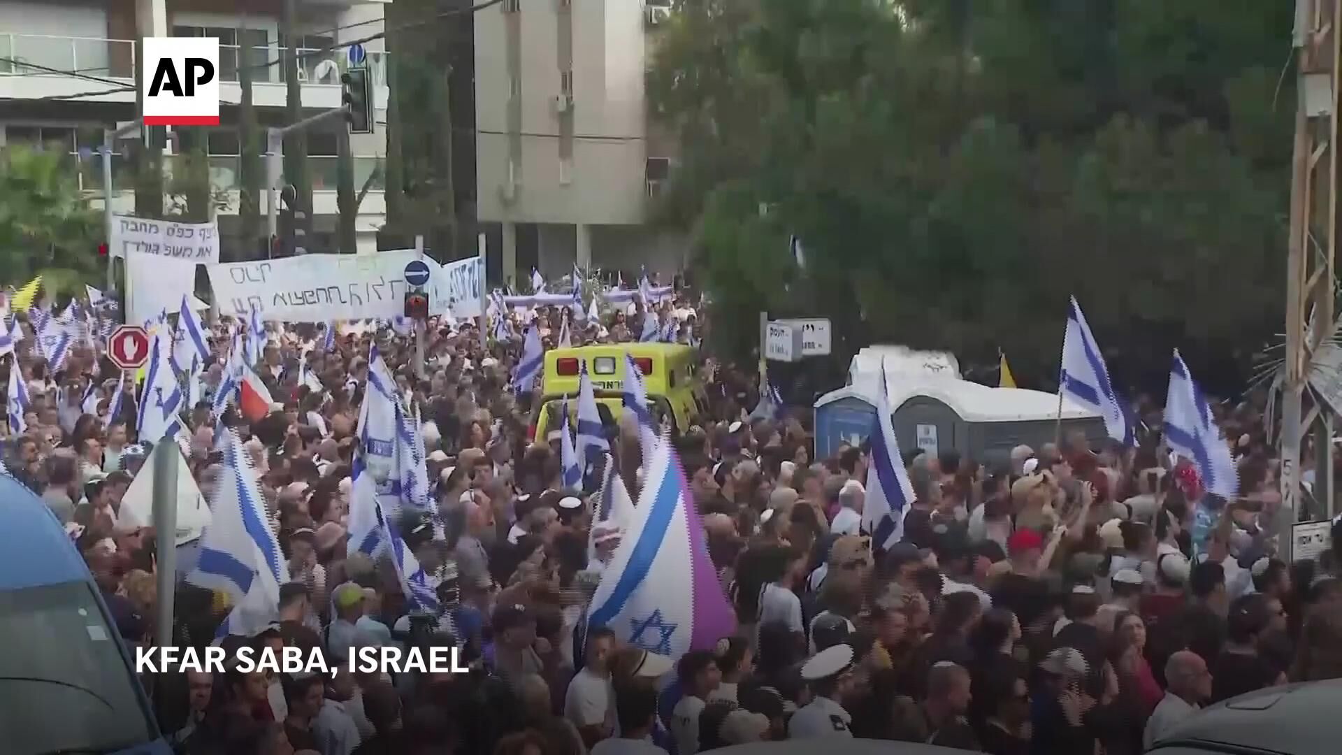 Masked Israeli settlers attack 2 Palestinian villages in the West Bank